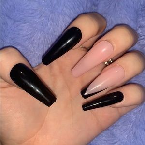 BUY ONE GET ONE FREE❗️Black French PressOns 🖤